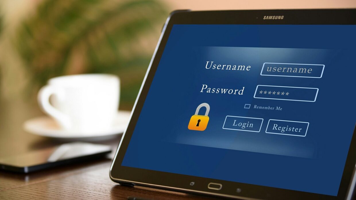 Effective Use of Password Managers to Mitigate Breach Risks