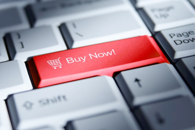 Examining Online Shopping: Identity Theft Incidents and Solutions