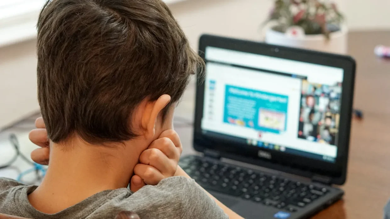 Strategies for Parents to Safeguard Children’s Online Presence